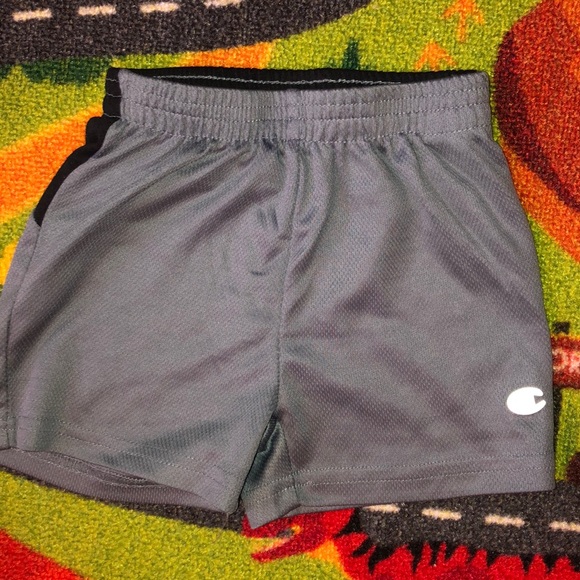 Champion short set 18mo(boy) - Picture 4 of 5